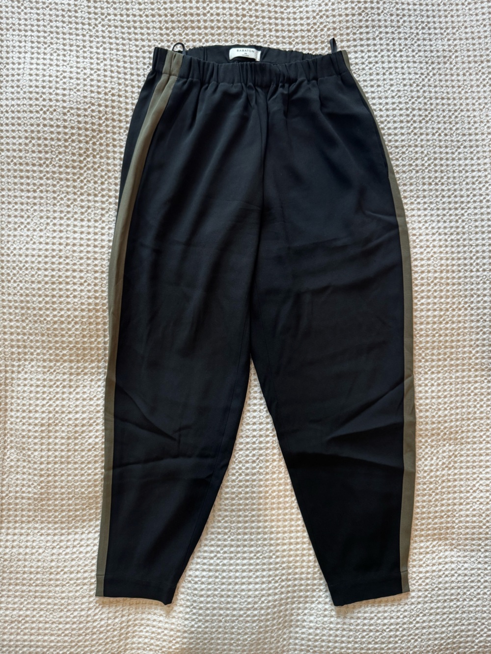 Aritzia Babaton Dexter Pant – Black w/ Olive Green Solid Tuxedo Stripe – XS